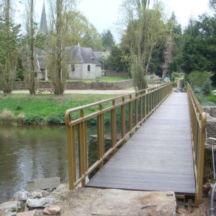 Vue de face de la passerelle 